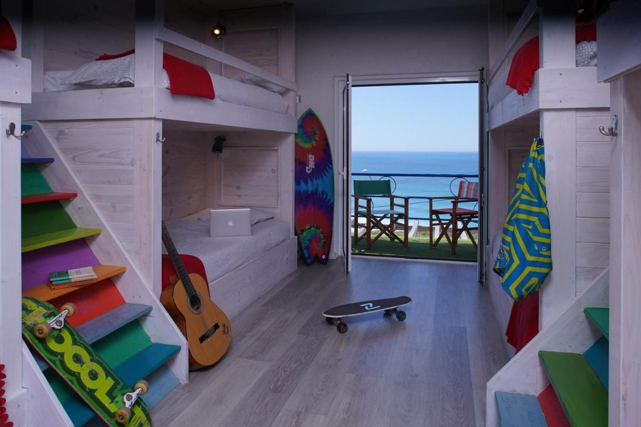 Chill In Ericeira Surf House Albergue Exterior foto