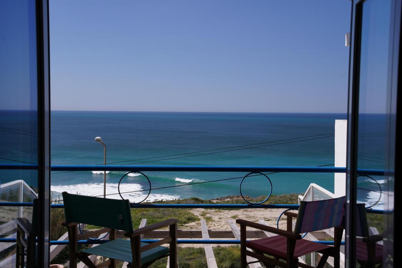 Chill In Ericeira Surf House Albergue Exterior foto