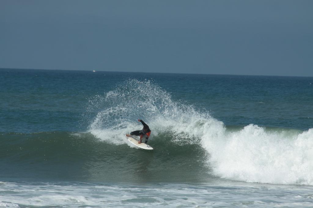 Chill In Ericeira Surf House Albergue Exterior foto